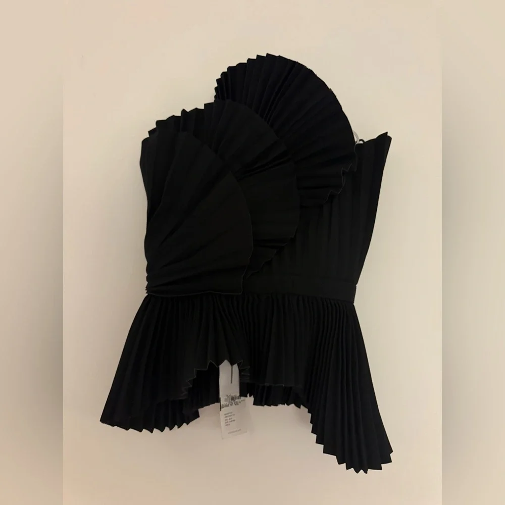 Acler Black One-Shoulder Pleated Sculptural Top - Picture 2 of 4